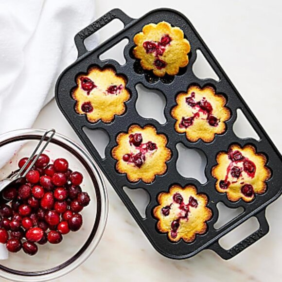 2 Sets of Martha Stewart Fluted Cast Iron Mold Pans - New in Box! - Picture 3 of 8